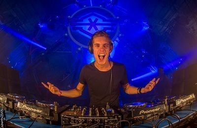 DJ